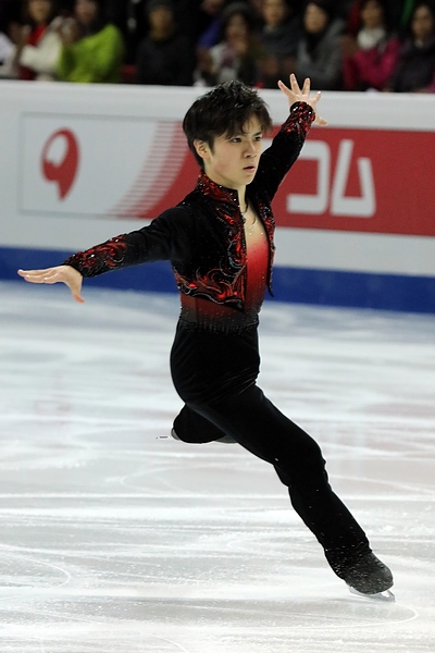 Shoma Uno performing a program